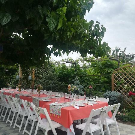 My Garden Hotel Tbilisi Eksteriør billede